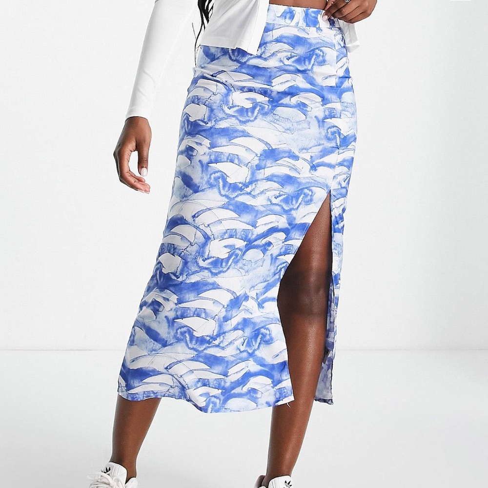 Brand new midi skirt. Size 6